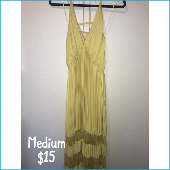 Dresses - Different sizes - Picture 10 of 14